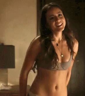 Chloe Bennet dressing