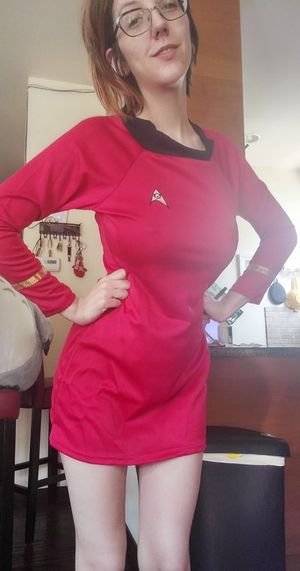 Princess Berpl aka Princessberpl is a red shirt cos playing Star Trek w/ her curvy sexy teen figure - SGB tteen