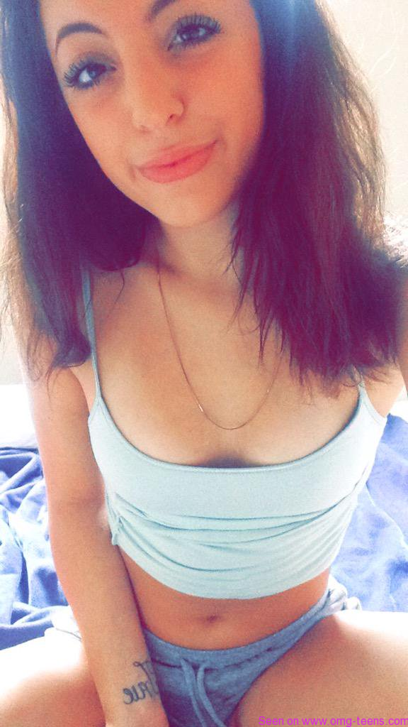 Sexy brunette non nude teen