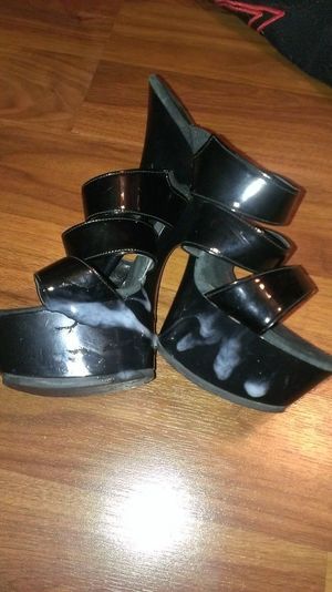 wife went to the shower with bull but did leave a present for the cuckold