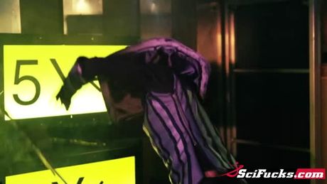 Kiki Minaj fights a horny extraterrestrial warrior and loses