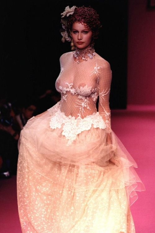 Laetitia Casta - DailyHott