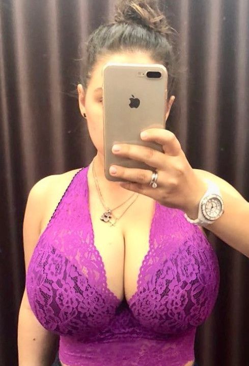 Huge boobs selfie