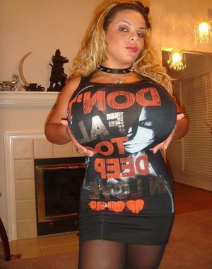 Nannie Doss is a lady with a collar in goth raven style as she is a bimbo who rocks - SGB collarr