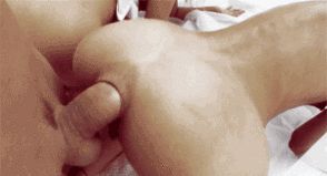 Hot brunette knows how to fuck with her asshole...