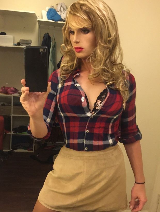 Crossdressers and shemales