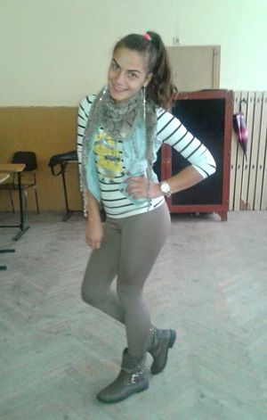 nice woman in grey sexy leggings amateur