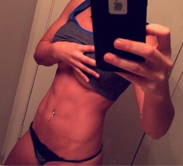Abs and underboob