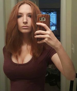 Huge tit Redhead Selfie