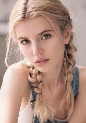 Beautiful blonde babe!