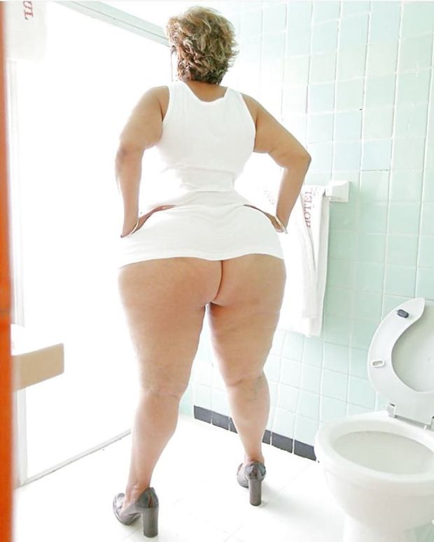 Latina Monster Culo