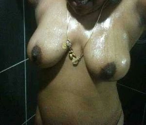 indian mom bath tits show