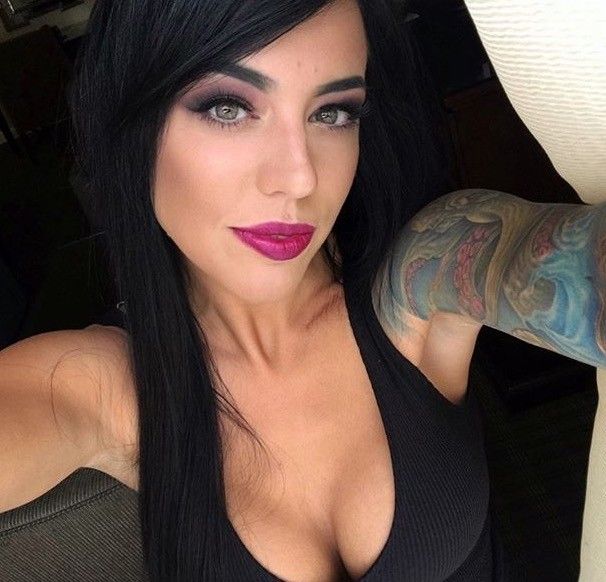 Sexy Selfie Chick