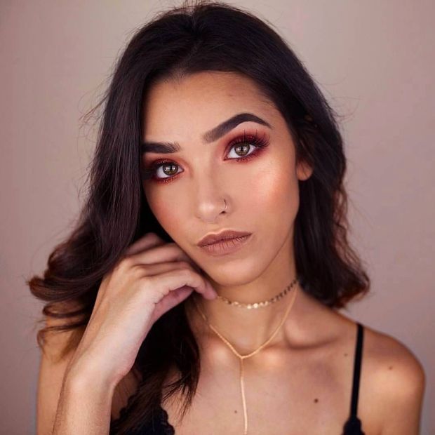 Sexy brunette youtuber