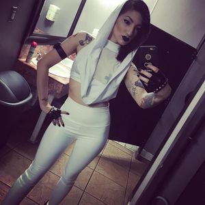 Cybil Troy - Nice outfit