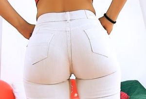 Winona’s white jeans