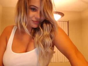 lauren lavender Italian 34D tits your most erotic wet dreams in her early twenties who can give you an erection with a look..GIFs longer