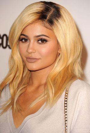 Kylie Jenner - Blonde Beauty
