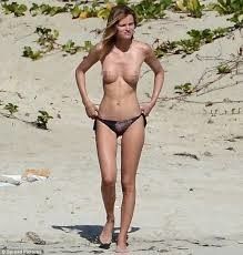 topless mom at the beach