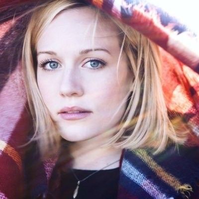 Cara theobold is looking sexy as hell