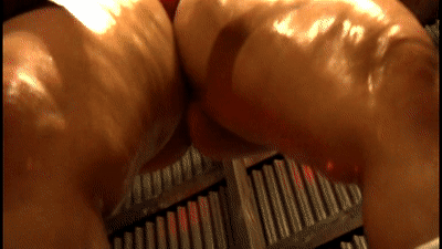 Big thighs dancing on platform