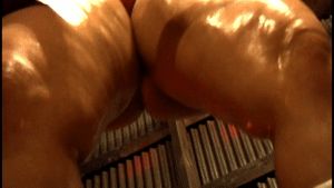 Big thighs dancing on platform