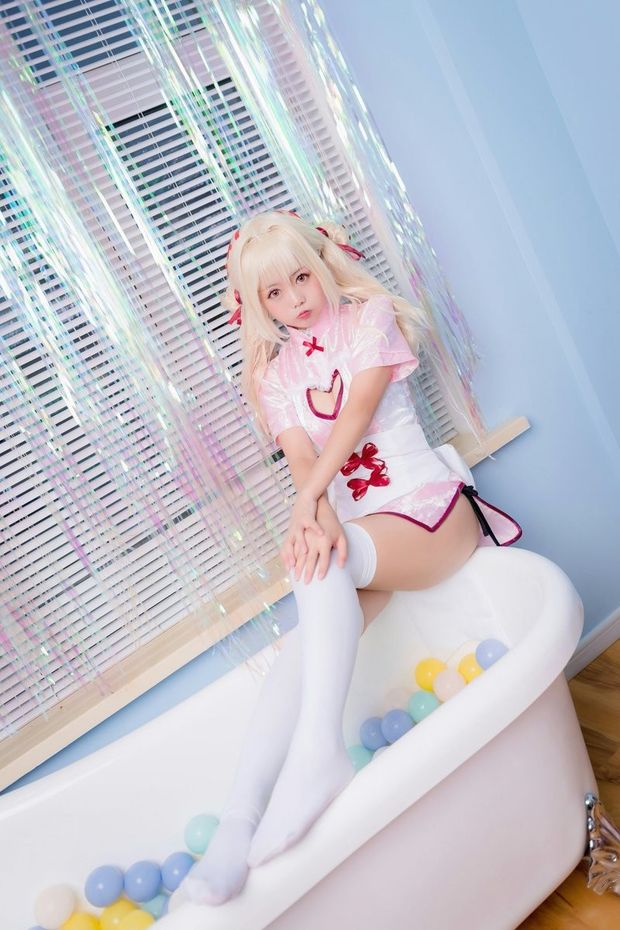Innocent Looking Blonde Chinese Beauty With A Dainty Small Tight Asian Body