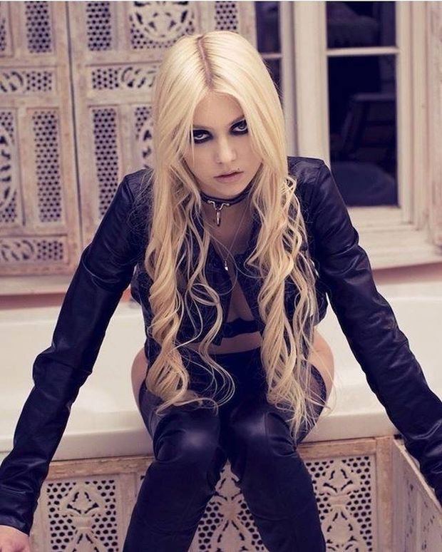 Sexy Taylor momsen
