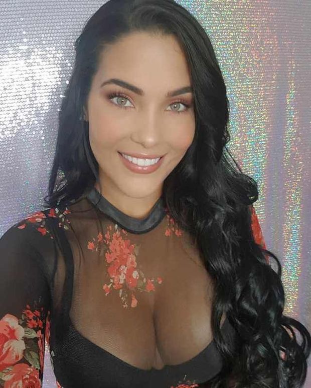 Sexy mexican babe