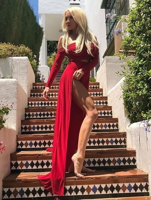 Milf in sexy dress
