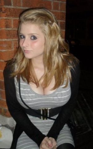 Melissa Rauch lookalike