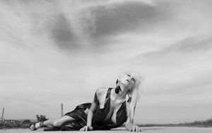 Abraxas Secundus is playing the better game in black and white coloring to look like deep artistic art - SGB hff