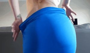 babe showing her ass