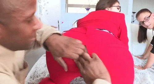 leggings open