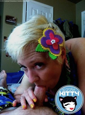 Amateur PORNSTAR milf SLUT sizzle KITTY sucking DICK!