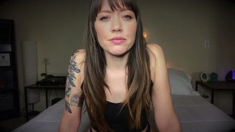 Big ass chick shaking big juicy ass