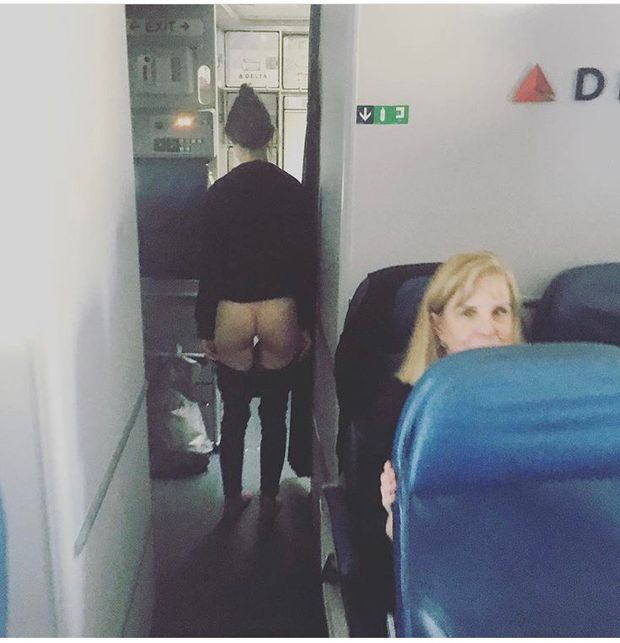 Plane ass flash