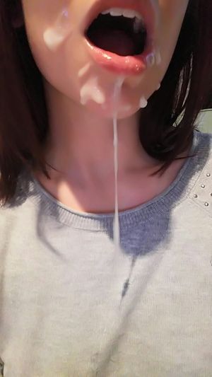 wanna kiss those lips so hard