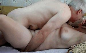 От души потрахал сучку.