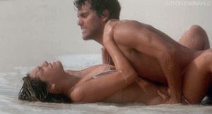 Kelly Brook Gets Impregnated At The Beach