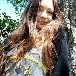 Sexy younger sister loves sucking dick