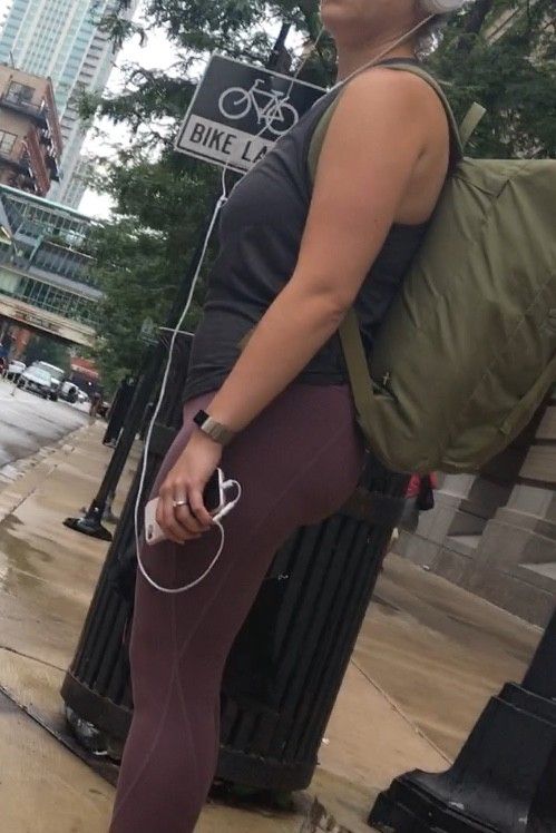 Hot ass in yoga pants