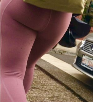 Hot ass in yoga pants