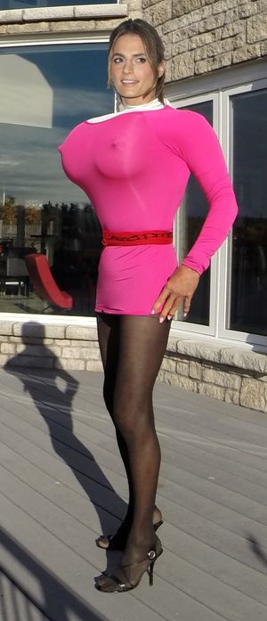 Love these short stretchy dresses