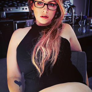 curvy secretary with glasses