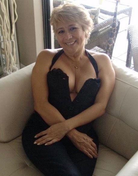 Mature woman in Kent, England