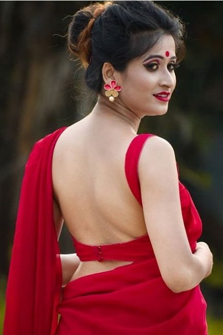 Eye-Catching Housewife E$corts in Delhi