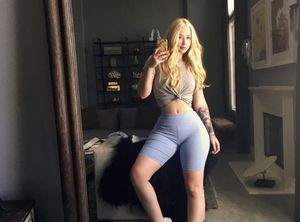 Iggy Azalea - Chill And Hot Selfie