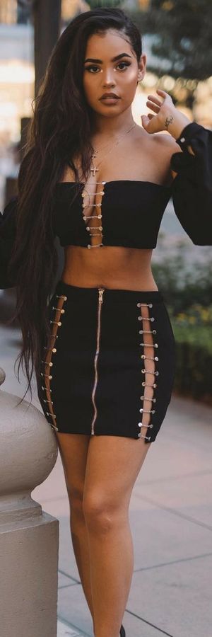 Hot crop top and skirt