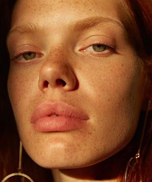 lustiful eyes and lips make for suck